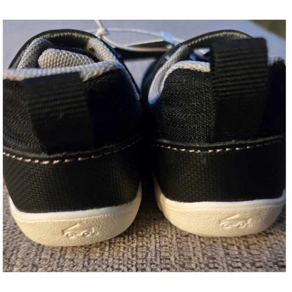 See Kai Run Tenny Black White Toddler Sneakers Size 6 Hook Loop S711-0003